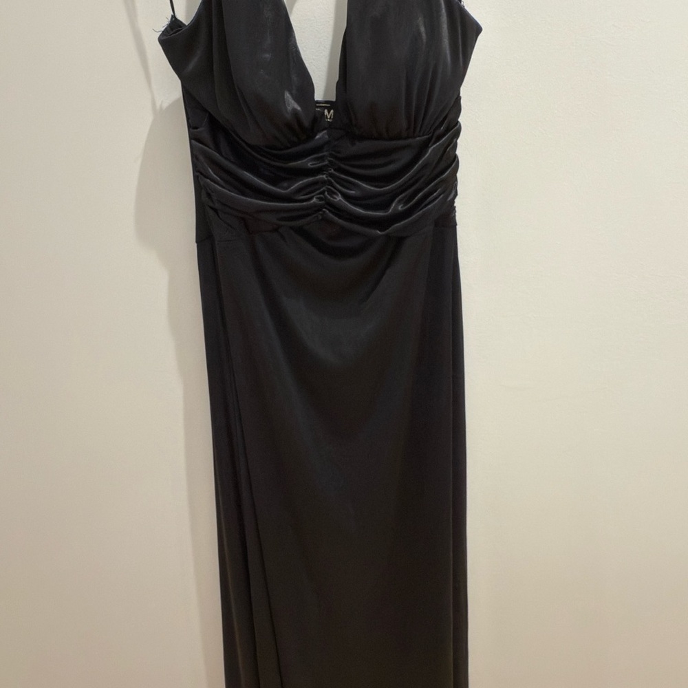 Elegent Black Formal Dress with Embellishment